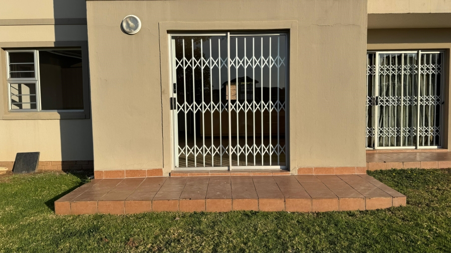 To Let 1 Bedroom Property for Rent in Beacon Bay Eastern Cape